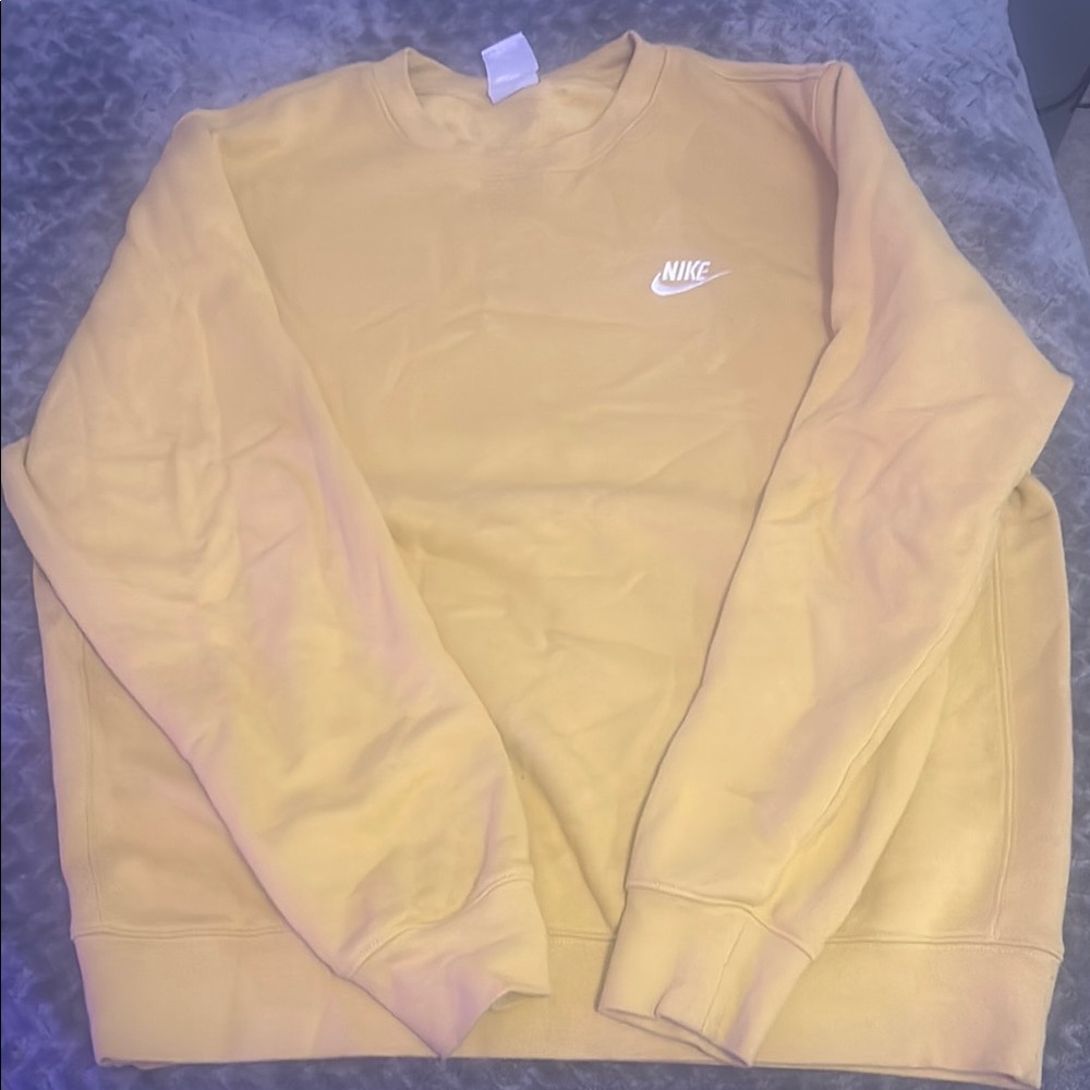Nike Men's Yellow Sweater
